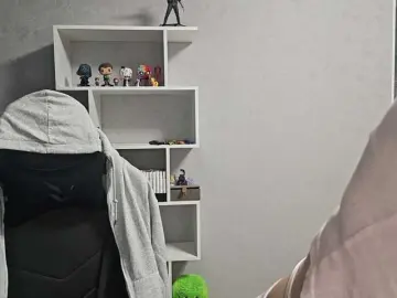 SesiliaNun  live sex cam