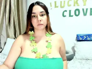 SuzyGamingFairy  live sex cam