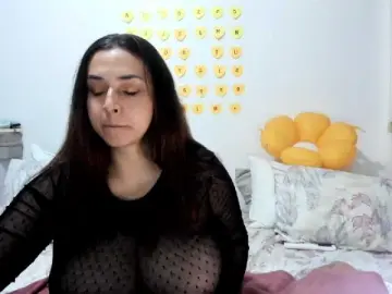 SuzyGamingFairy  live sex cam