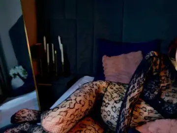 NicoleLuxe  live sex cam