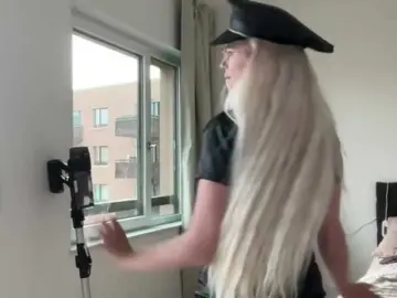WorldClassBae  live sex cam