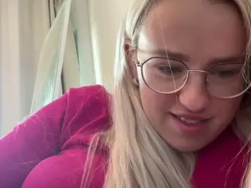 WorldClassBae  live sex cam