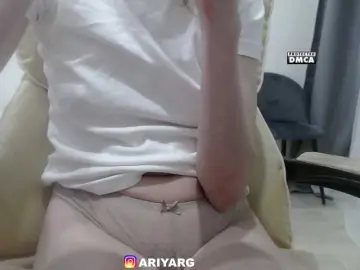 Arishaaaa01  live sex cam