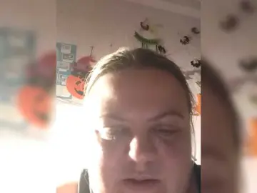 Buffy-s-1  live sex cam