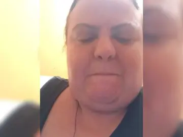 Buffy-s-1  live sex cam