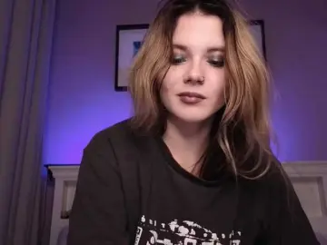Alicee-teasee  live sex cam