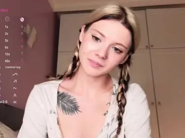 Alicee-teasee  live sex cam