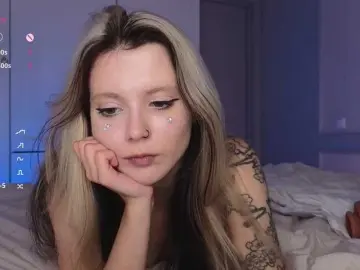 Alicee-teasee  live sex cam