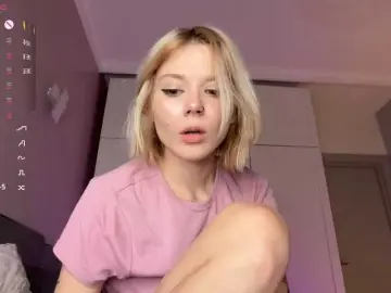 Alicee-teasee  live sex cam