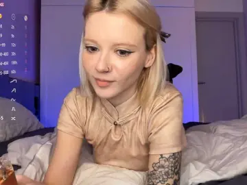 Alicee-teasee  live sex cam