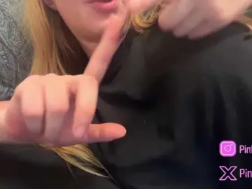 Pinkylady  live sex cam
