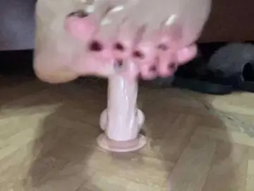 SweetStrawberry1  live sex cam