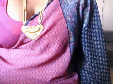 Hotpavitra  live sex cam