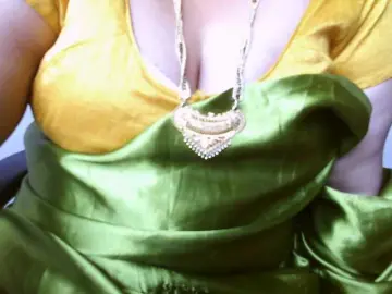 Hotpavitra  live sex cam