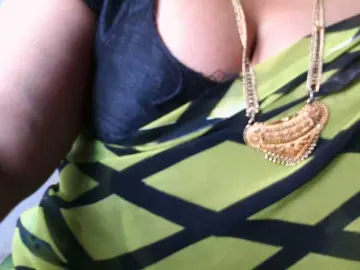 Hotpavitra  live sex cam