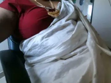 Hotpavitra  live sex cam