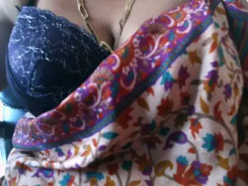 Hotpavitra  live sex cam