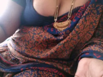 Hotpavitra  live sex cam
