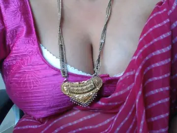 Hotpavitra  live sex cam