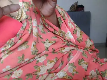 Hotpavitra  live sex cam