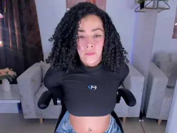 AlessaRomero  live sex cam