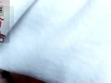 Estrellaa11  live sex cam