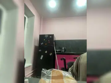 Foxy27  live sex cam