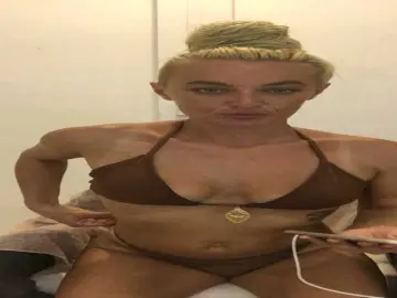 GoddessKai  live sex cam