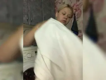 Karisha-3  live sex cam