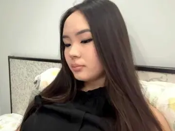 LatrishaAltigs  live sex cam