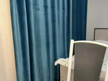 LatrishaAltigs  live sex cam