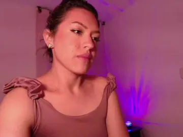 Melyzamek27  live sex cam