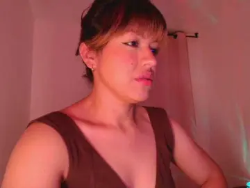 Melyzamek27  live sex cam