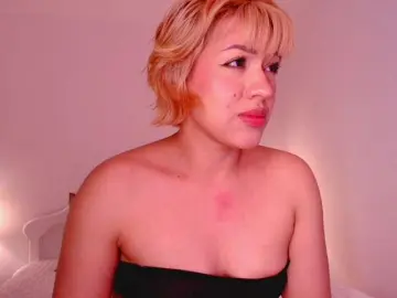 Melyzamek27  live sex cam