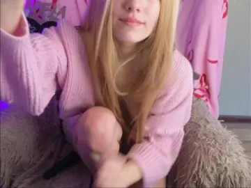 Plushsara  live sex cam