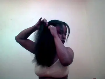 SilviaLaBombe  live sex cam