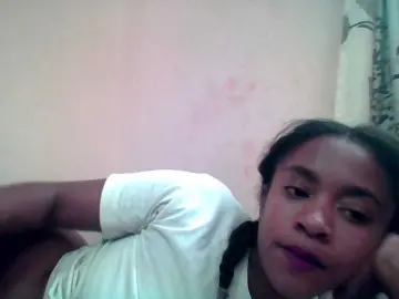 SilviaLaBombe  live sex cam