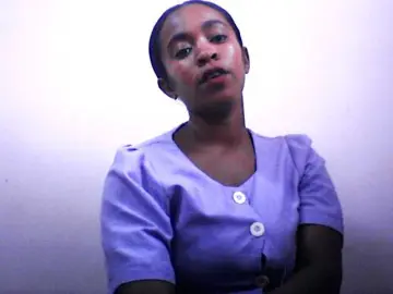 SilviaLaBombe  live sex cam