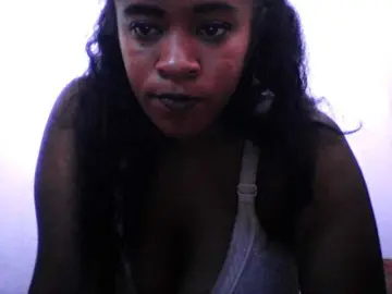 SilviaLaBombe  live sex cam