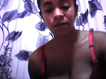 SilviaLaBombe  live sex cam
