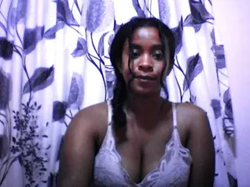 SilviaLaBombe  live sex cam