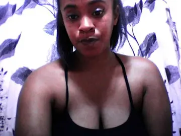 SilviaLaBombe  live sex cam