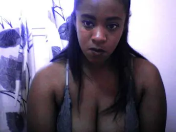 SilviaLaBombe  live sex cam