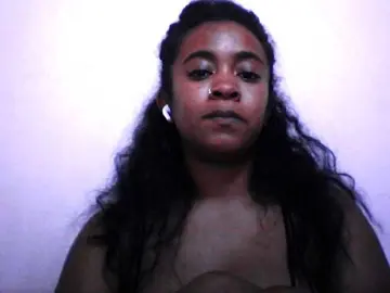 SilviaLaBombe  live sex cam