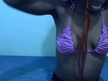 Hot-mila  live sex cam