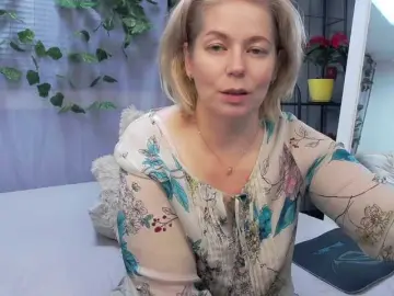 LoraMiss  live sex cam