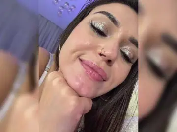 Adel-chocolatee  live sex cam