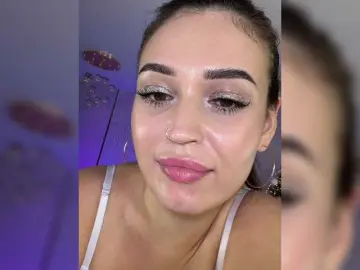 Adel-chocolatee  live sex cam