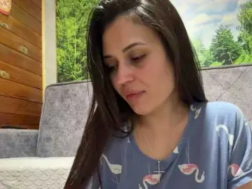 Adel-chocolatee  live sex cam