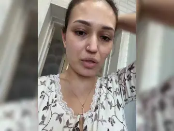 Adel-chocolatee  live sex cam